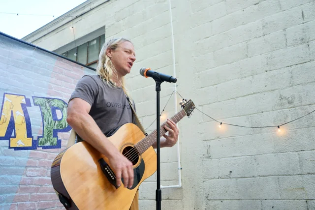 Rhythm & Hues is back on FRIDAY! Join us in the alleyway off Franklin St & Henderson Ave from 6PM-9PM for a night of open mic performances and local art for sale🎤🎨

Don’t miss the opportunity to celebrate art in #TampasDowntown ✨